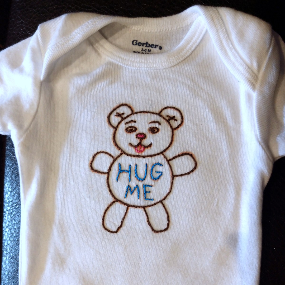 “Hug Me” Teddy Bear – Baby Embroidery&nbsp;Pattern